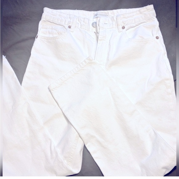 Zara white denim straight leg jeans - excellent cond- high rise. Capsule classic - Picture 1 of 5